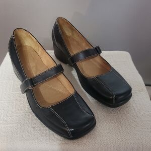 WOMENS NATURALSOUL NATURALIZER BLACK MARY JANE STYLE ADDIE. SIZE 9M